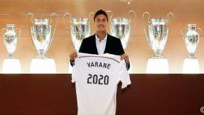 El francés Varane renueva con el Real Madrid hasta 2020
