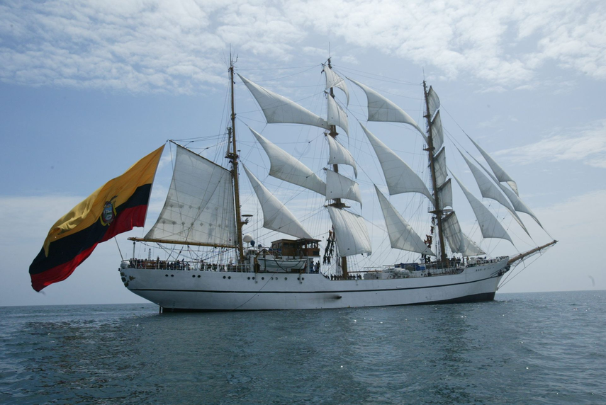 El Buque Escuela Guayas a su llegada a Cartagena