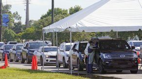 La Asociación de Hospitales de Florida dijo también el viernes que las hospitalizaciones por casos de coronavirus en todo el estado están acercándose al nivel más elevado registrado el año pasado.