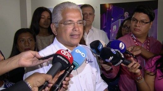 Blandón defiende su campaña presidencial y los colores en sus vallas