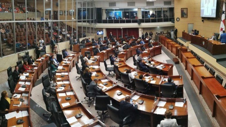 Presentan anteproyectos de Ley sobre jubilados, regulación de libros escolares y aumentos a billeteros