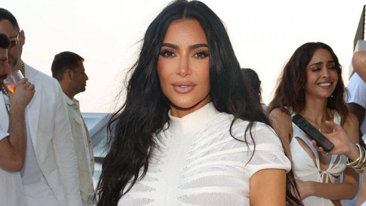 Kim Kardashian luce como una princesa en Dolce & Gabbana.