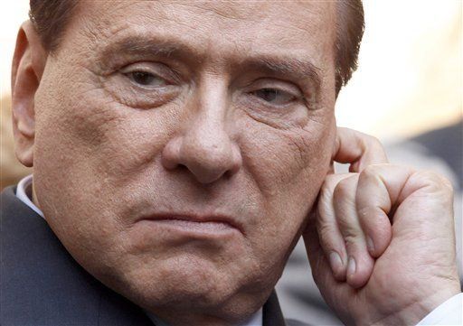 Berlusconi dice que el Gobierno debe seguir adelante y que no se rinde