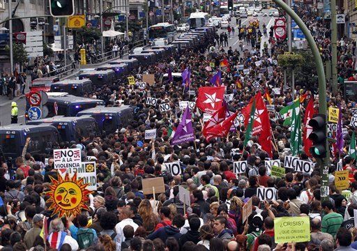 Españoles toman calles en protesta por austeridad