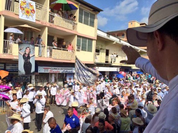 Desfile de las Mil Polleras 2015