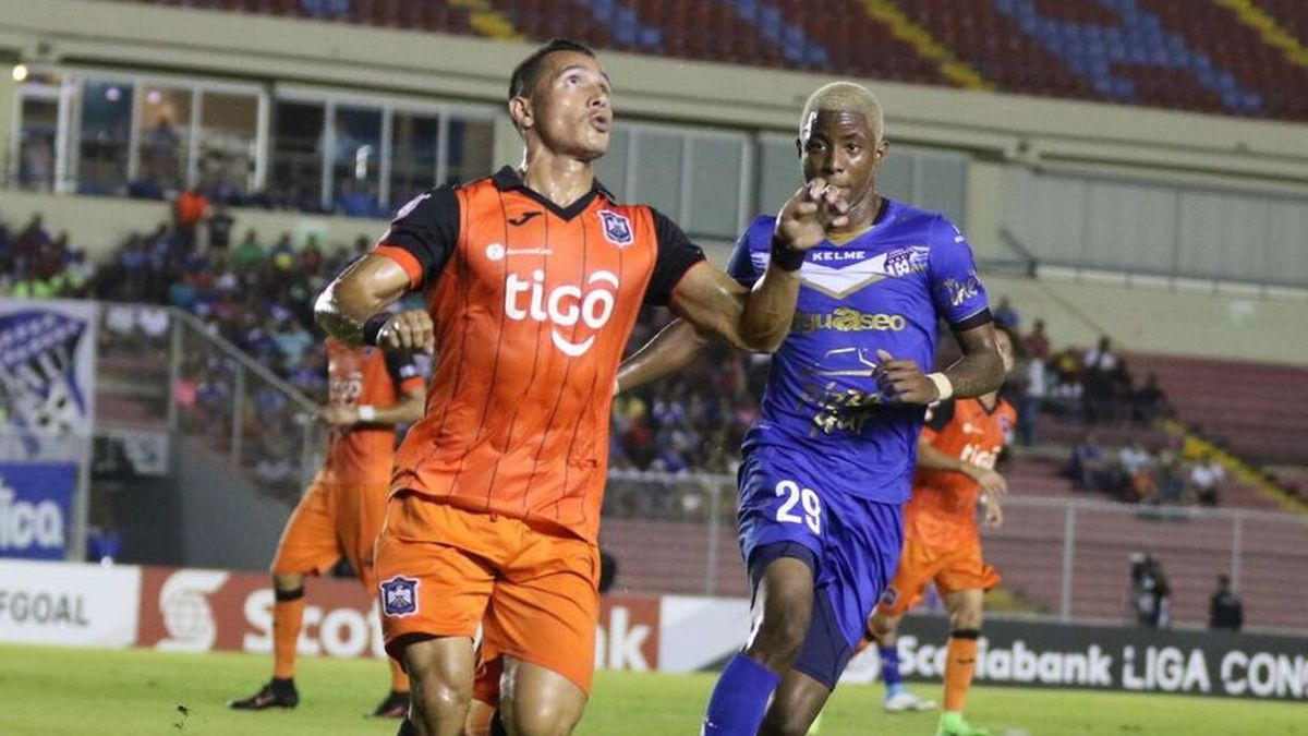 Árabe Unido clasifica a semifinales de la Liga Concacaf