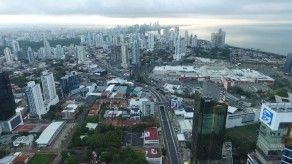 Empresarios piden medidas de reapertura más agresivas