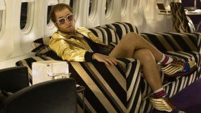 Censuran película de Elton John en Rusia