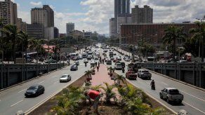 Economía venezolana se desploma 55