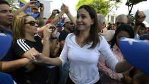 Chavismo pide investigar a diputada por protestas