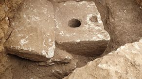 “Solo los ricos podían darse el lujo de tener inodoros”, dijo, y añadió que un célebre rabino dijo una vez que ser rico es “tener un inodoro junto a la mesa”.