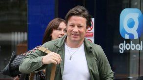 Jamie Oliver reduce a un potencial ladrón que intentaba colarse en su casa