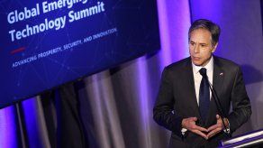 El jefe de la diplomacia estadounidense Antony Blinken señaló que se buscarán reglas globales para evitar el uso indebido de la inteligencia artificial (IA).