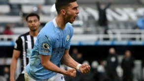 Manchester City vence a Newcastle 4-3 con triplete de Torres