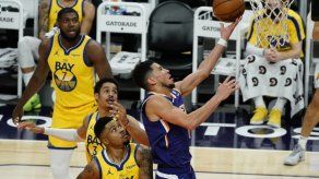 Suns vapulean a Warriors disminuidos