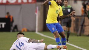 Neymar y Firmino guían a Brasil a triunfo sobre EU