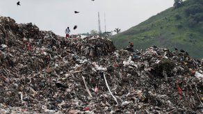 Urbalia tiene entre sus responsabilidades controlar y segregar toda la basura que entra al relleno.