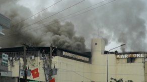Incendio en un karaoke de Vietnam causa una veintena de muertos