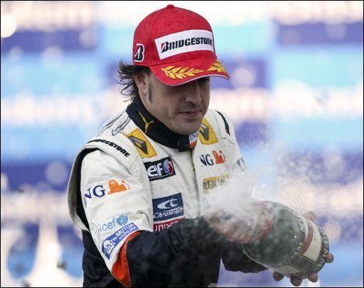 Alonso seguirá en Renault pero no olvida a Ferrari