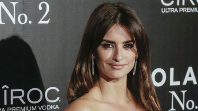 Penélope Cruz desearía haberle dado un último abrazo a John Hurt