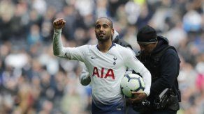 Moura anota 3 y Tottenham vence a Huddersfield 4-0