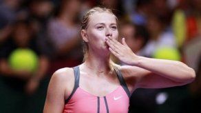 Sharapova vence a Stosur en Campeonato WTA