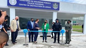 Acto de inauguración del Centro de Destrucción de Armas en la sede de Ancón de la Policia. Acto de inauguración del Centro de Destrucción de Armas en la sede de Ancón de la Policia.