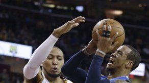 Ellis lidera triunfo de Mavericks en Cleveland