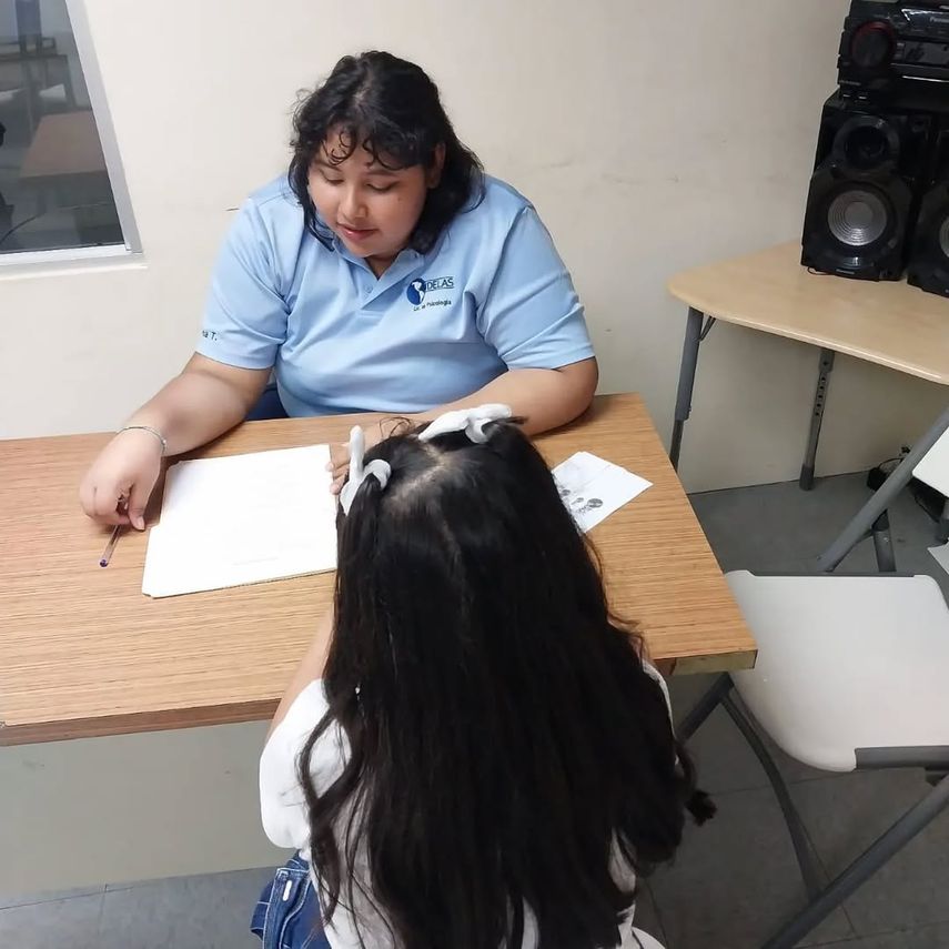 Para la admisión de los infantes, los padres deben presentar una referencia médica para que sus hijos tengan acceso a las sesiones individualizadas. Para la admisión de los infantes, los padres deben presentar una referencia médica para que sus hijos tengan acceso a las sesiones individualizadas.